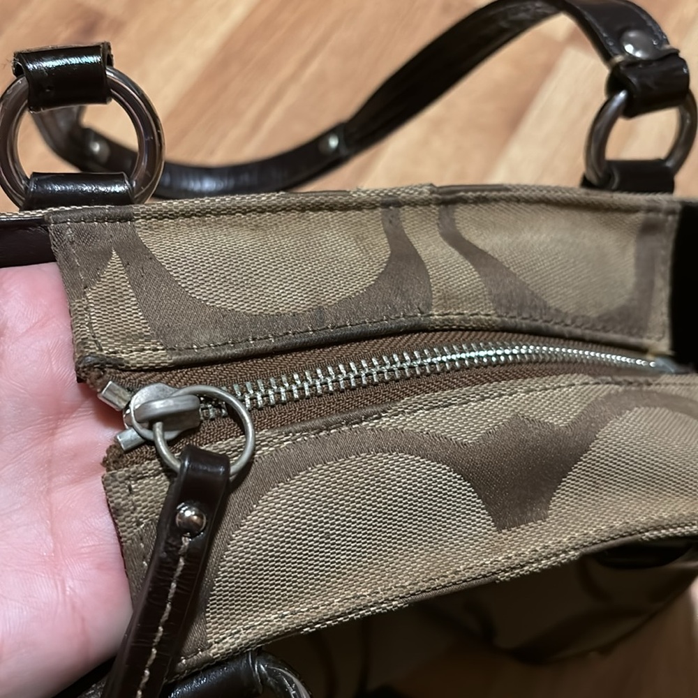 Vintage Brown and Tan Coach Shoulder bag - Picture 7 of 12